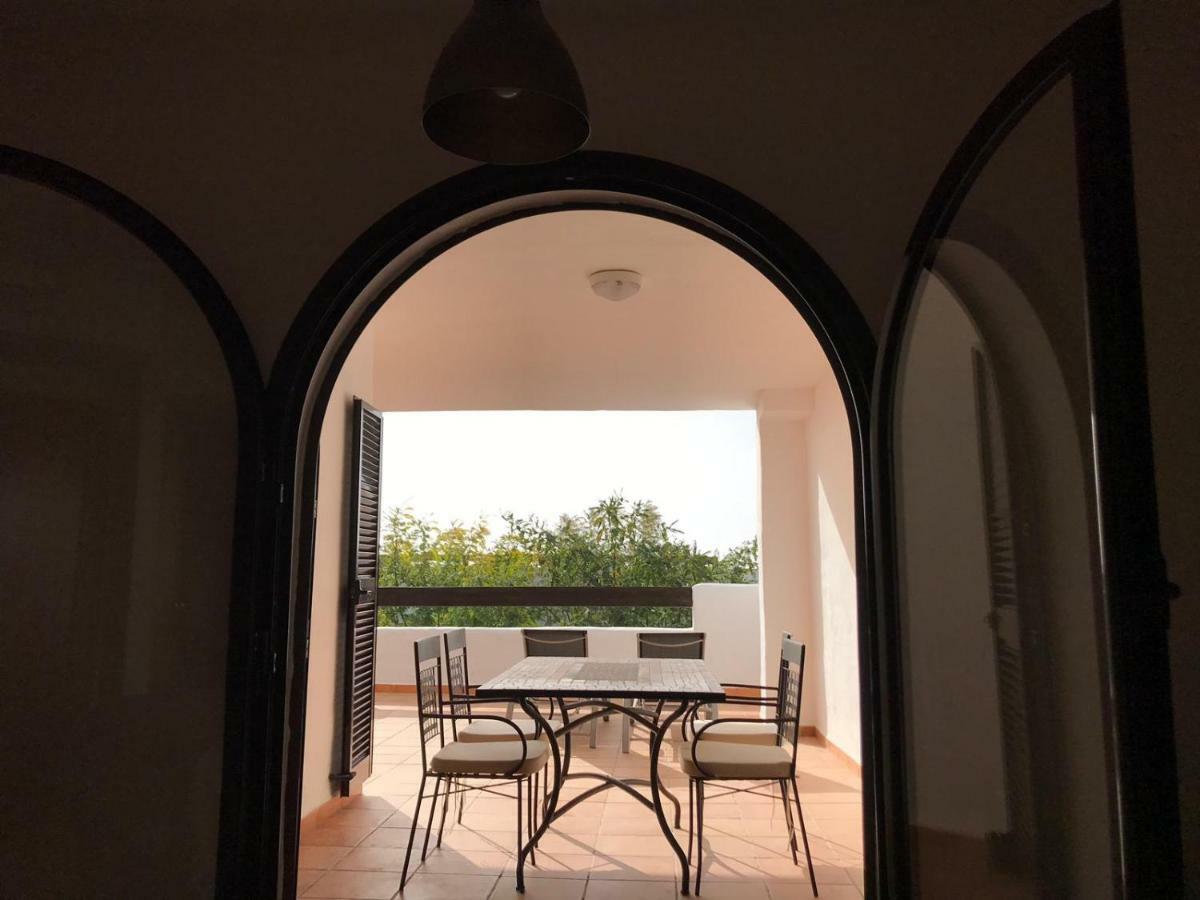 Luxury Apartment Set In Dona Julia Golf Course Касарес Экстерьер фото